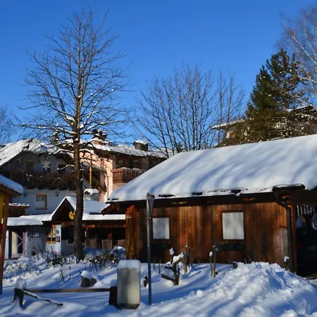 Alpengasthof Dollerhof ゲストハウス アプテナウ