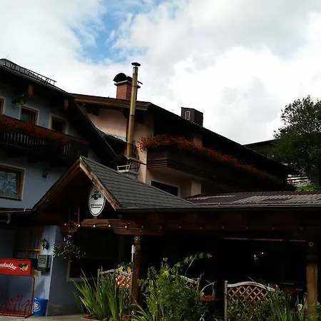 ゲストハウス Alpengasthof Dollerhof アプテナウ