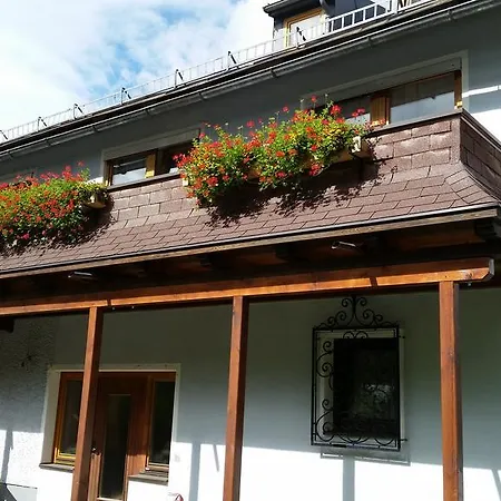 ゲストハウス Alpengasthof Dollerhof