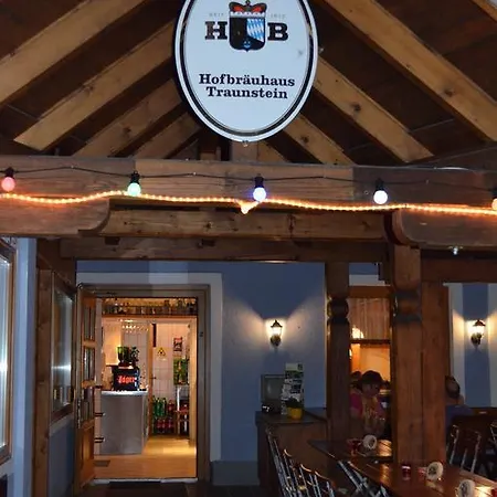 ゲストハウス Alpengasthof Dollerhof アプテナウ