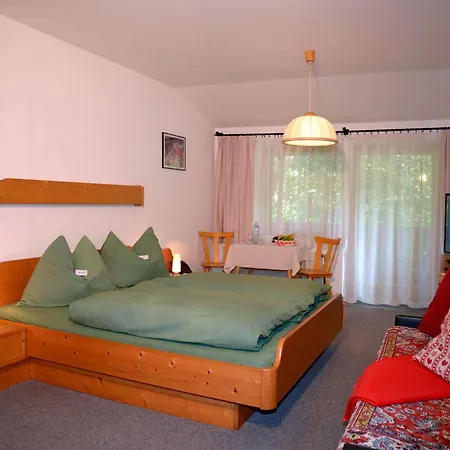 Alpengasthof Dollerhof ゲストハウス