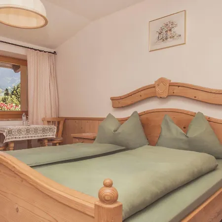 ゲストハウス Alpengasthof Dollerhof